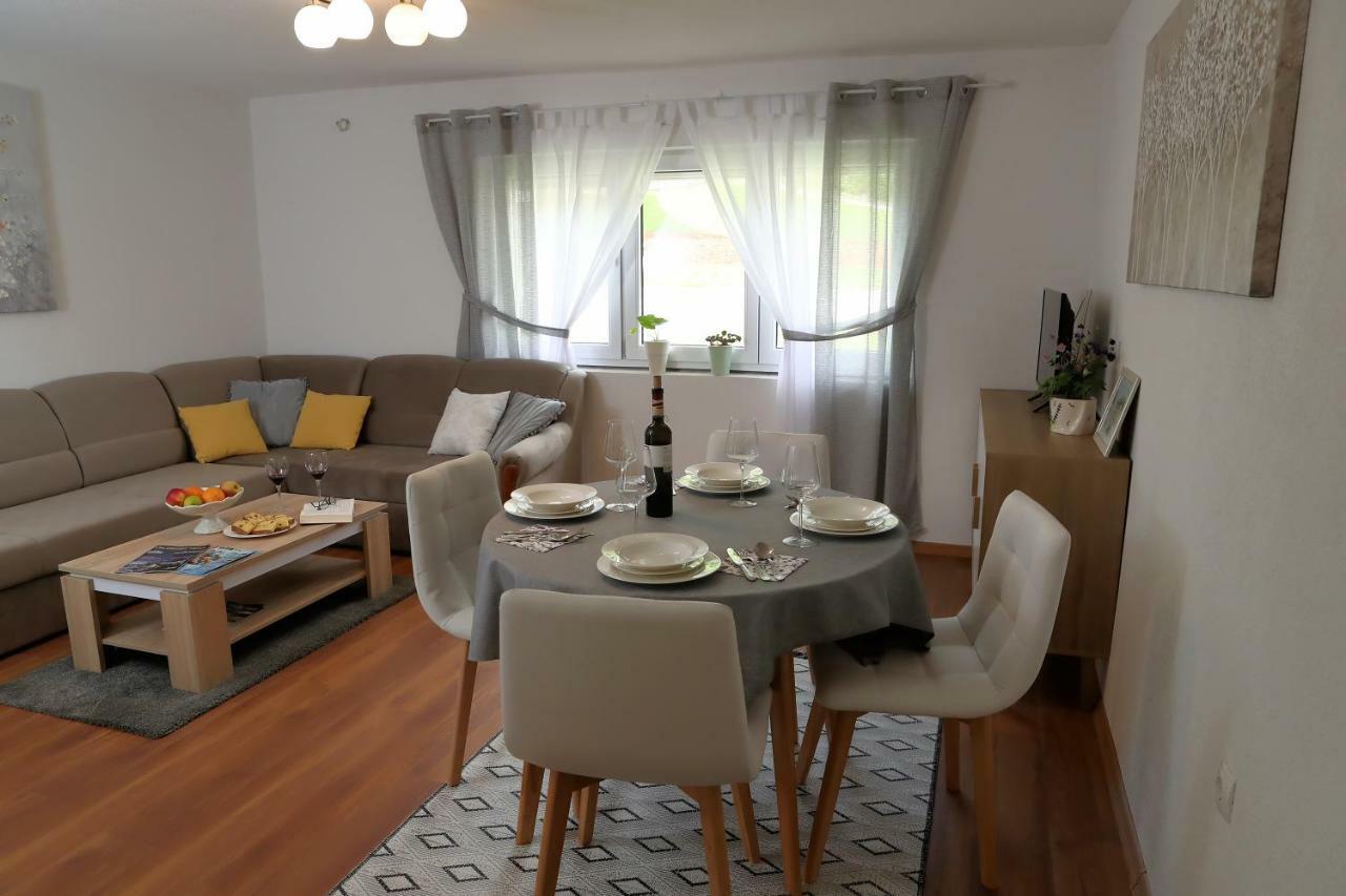 Apartman Sofia Otočac Εξωτερικό φωτογραφία