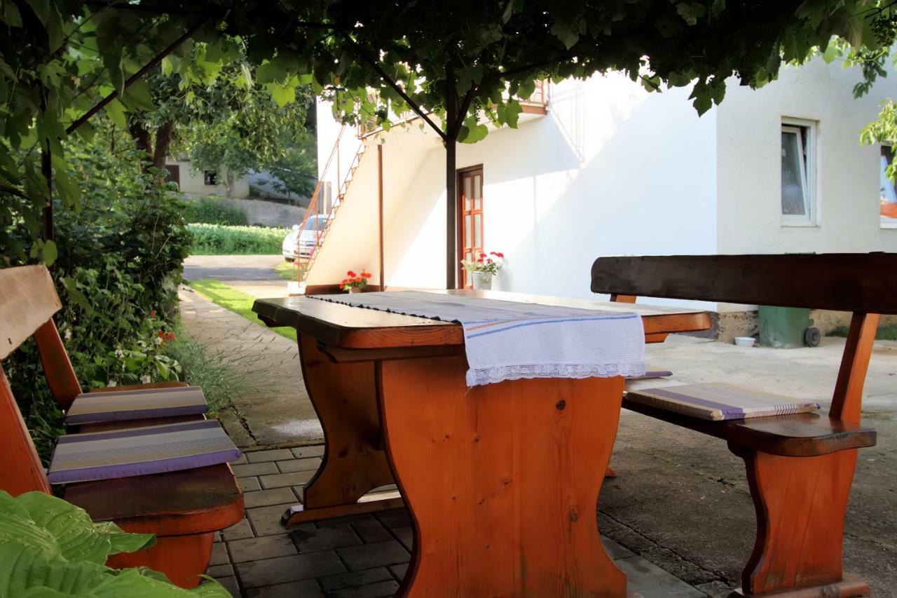 Apartman Sofia Otočac Εξωτερικό φωτογραφία