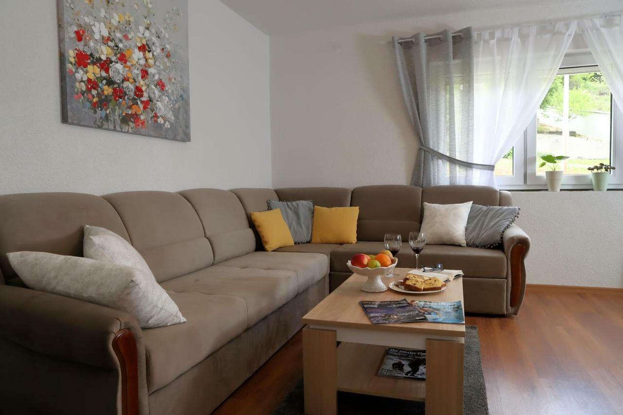 Apartman Sofia Otočac Εξωτερικό φωτογραφία